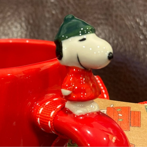 MERRY & BRIGHT Snoopy Figural Christmas Mug - Rae Dunn Peanuts Collection - Picture 5 of 12
